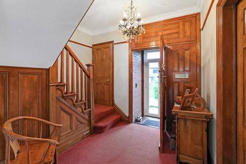 82 Manygates Lane, Sandal, Wakefield, WF2 7DW