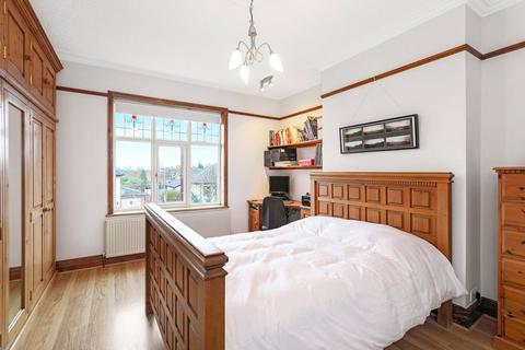 82 Manygates Lane, Sandal, Wakefield, WF2 7DW