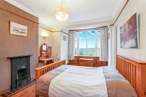 82 Manygates Lane, Sandal, Wakefield, WF2 7DW