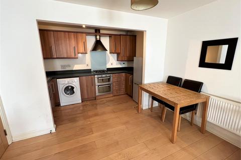 2 bedroom apartment for sale - St Stephens Court, Marina, Swansea