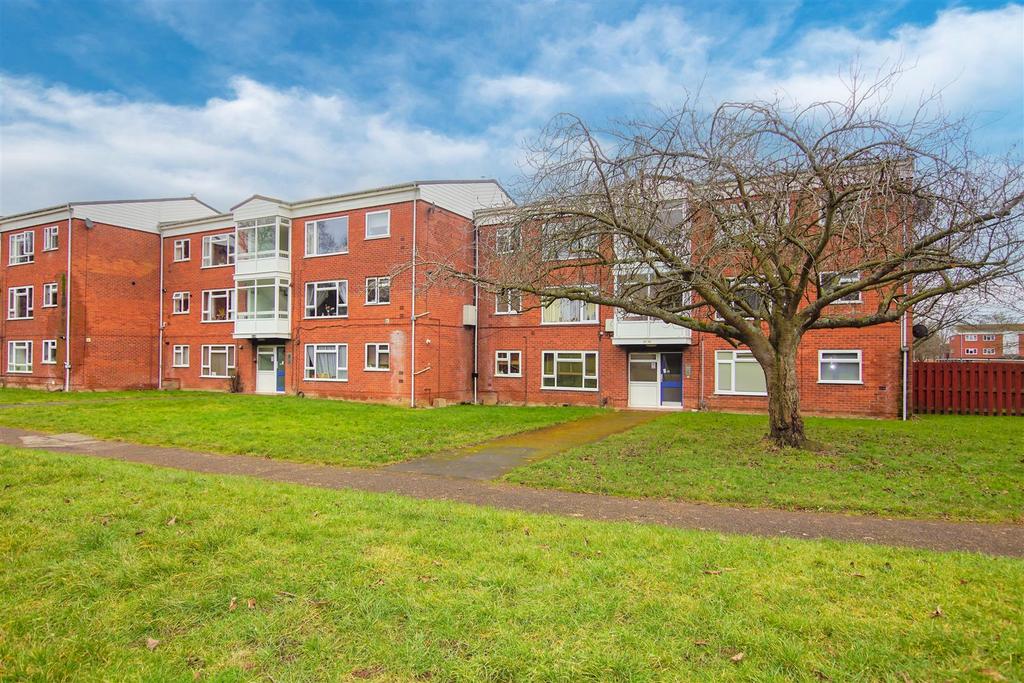 Stanton Walk, Harmar Close, Woodloes Park, Warwick 2 bed flat for sale