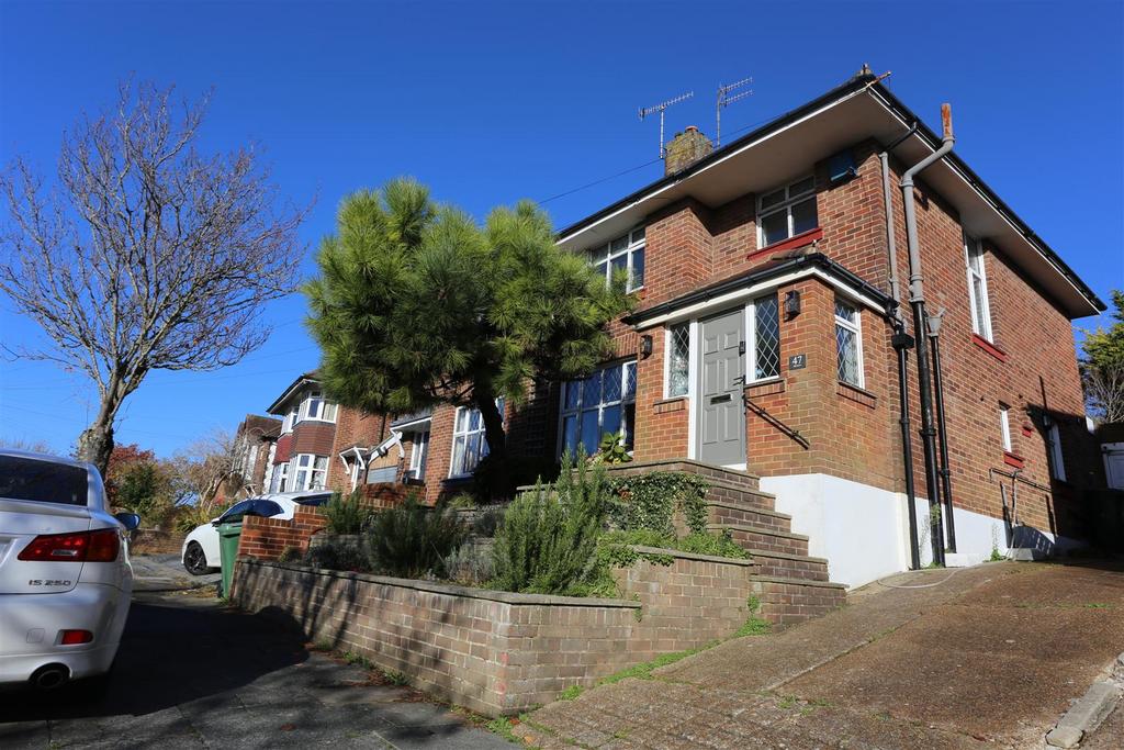 Mill Drive, Hove 3 bed house to rent £2,600 pcm (£600 pw)