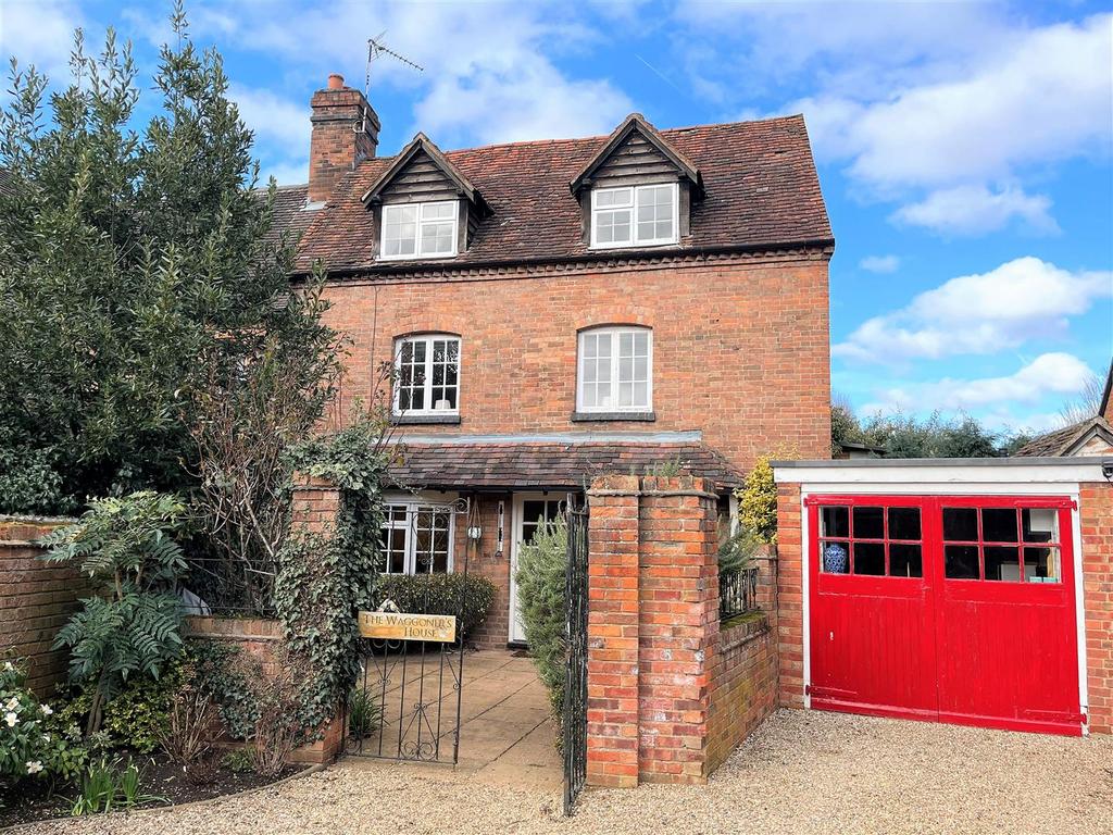 Bridge End, Warwick 3 bed cottage £595,000