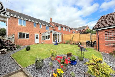 11 Blackbades Boulevard, Warwick, CV34 6DT