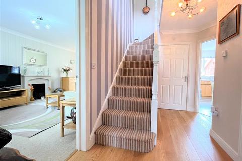 11 Blackbades Boulevard, Warwick, CV34 6DT