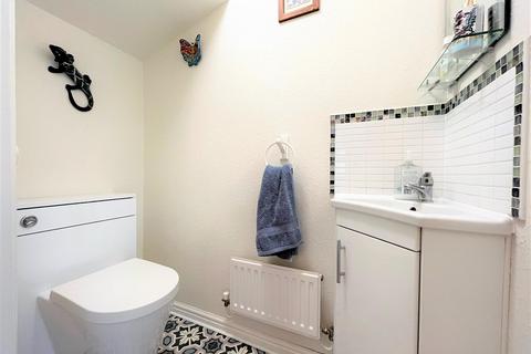 11 Blackbades Boulevard, Warwick, CV34 6DT