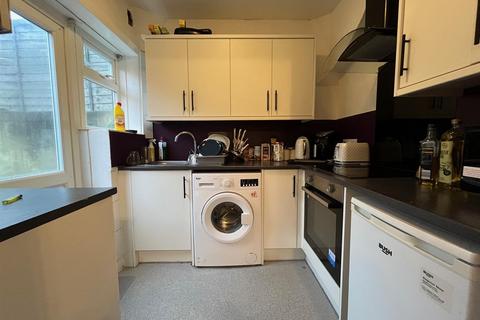 4 bedroom house to rent, Bevendean Crescent, Brighton