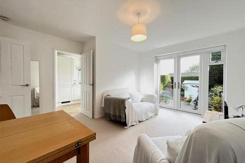 2 bedroom terraced bungalow for sale, Crane Close, Woodloes Park, Warwick