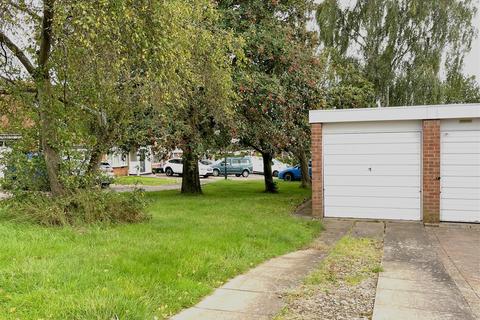 16 Crane Close, Warwick, CV34 5HB