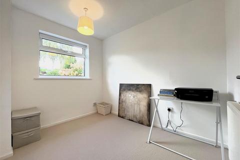 16 Crane Close, Warwick, CV34 5HB
