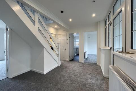 85 Lakin Road, Warwick, CV34 5BL