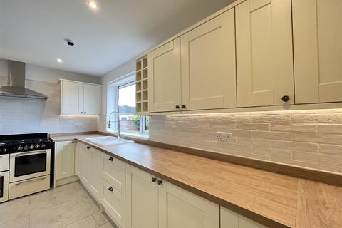85 Lakin Road, Warwick, CV34 5BL
