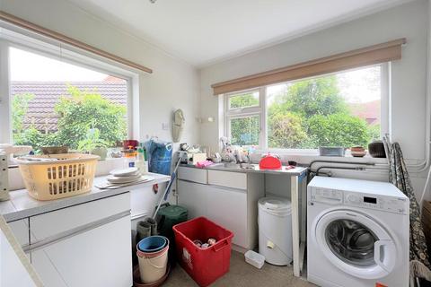 6 Fairfax Close, Barford, Warwick, CV35 8ER