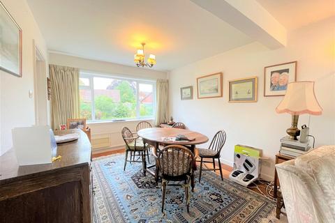 6 Fairfax Close, Barford, Warwick, CV35 8ER