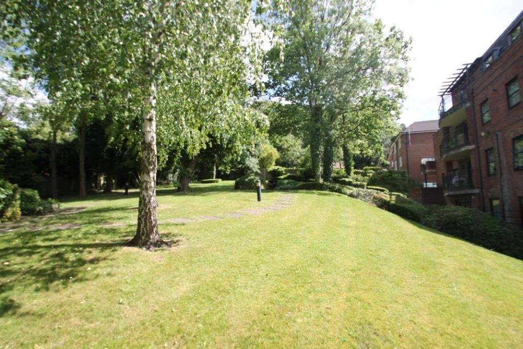 13 Lychgate Manor 009.jpg