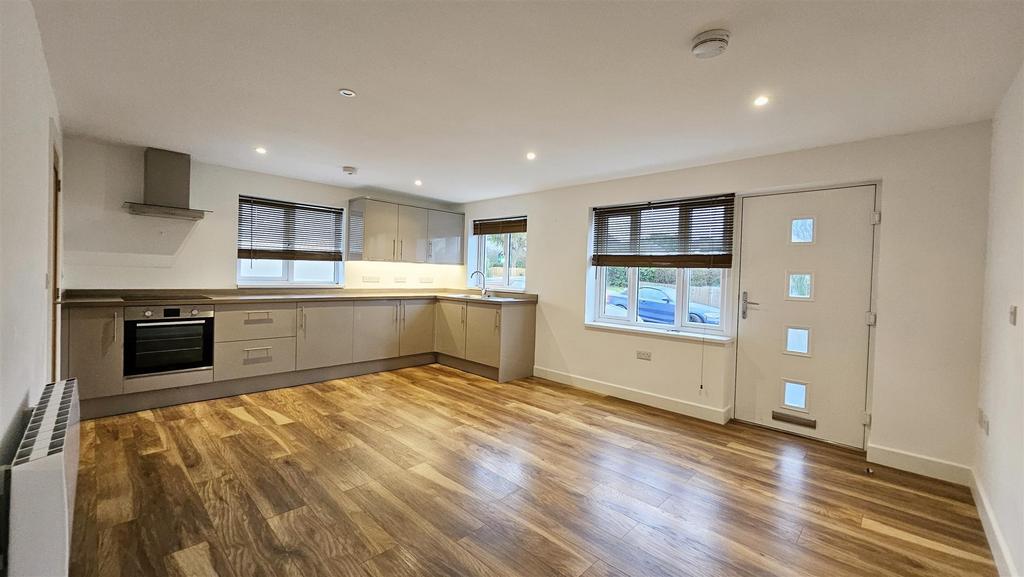 Open Plan Living Room/Kitchen