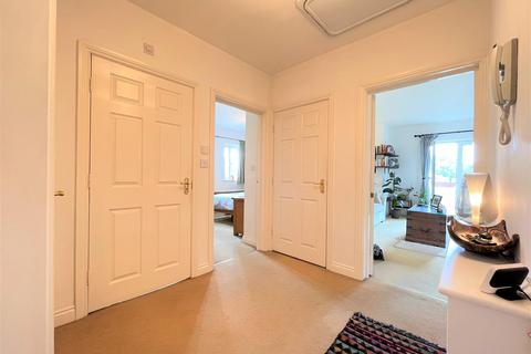 41 Campriano Drive, Warwick, CV34 4NQ