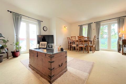 41 Campriano Drive, Warwick, CV34 4NQ