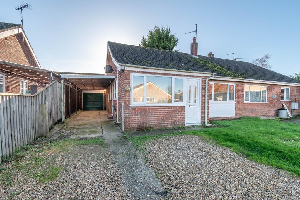 North Park, Fakenham, NR21 3 bed semidetached bungalow for sale £240,000