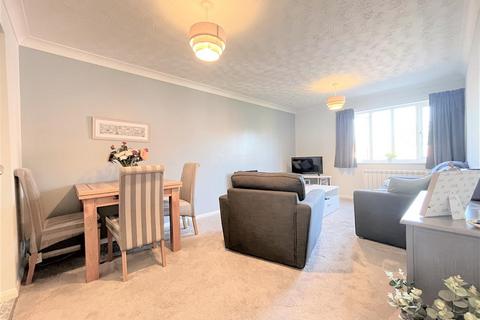 1 bedroom apartment for sale, Healey Court, Coten End, Warwick