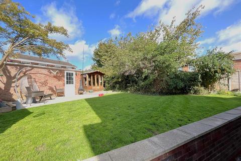 1 Hathaway Drive, Warwick, CV34 5RD