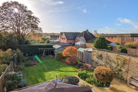 69 Cape Road, Warwick, CV34 5AA