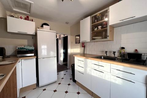1 bedroom apartment for sale, Upper Cape, Warwick