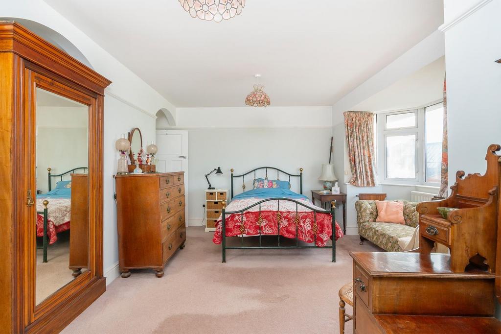 ENALESUOHDER22 - Bedroom D.jpg