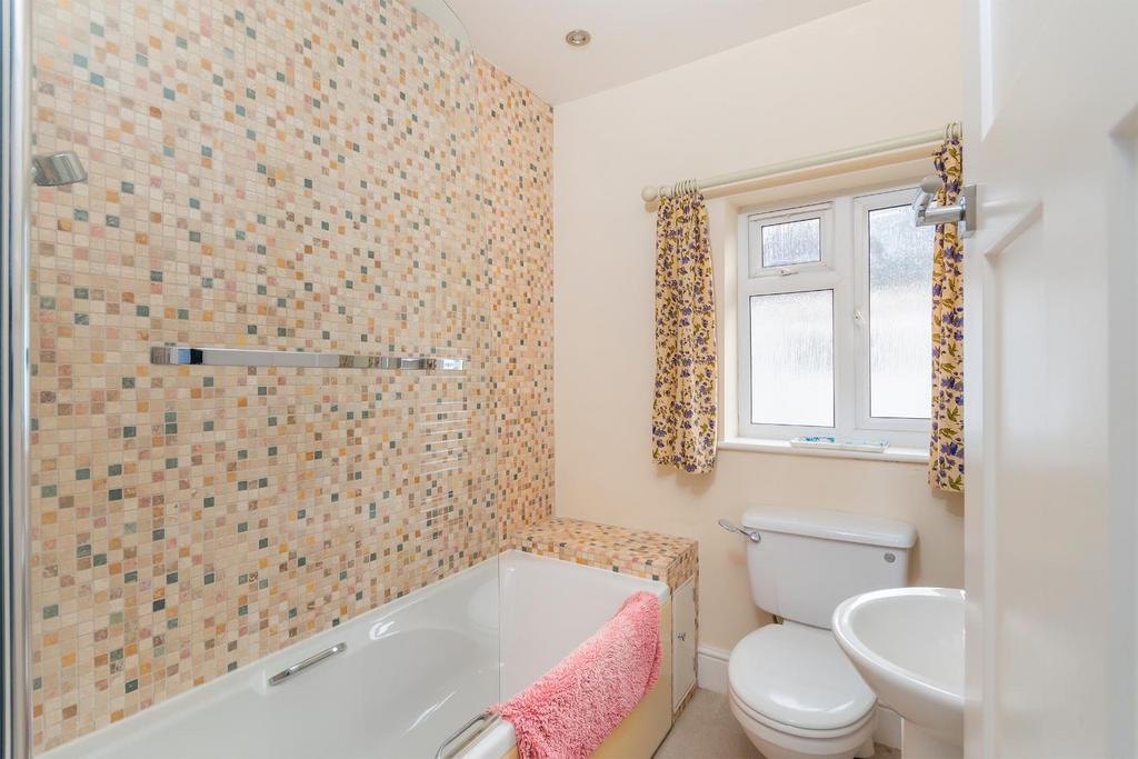 ENALESUOHDER22 - Bathroom B.jpg