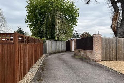 Garage for sale, Archery Feilds, Rear of Bridge End, Warwick