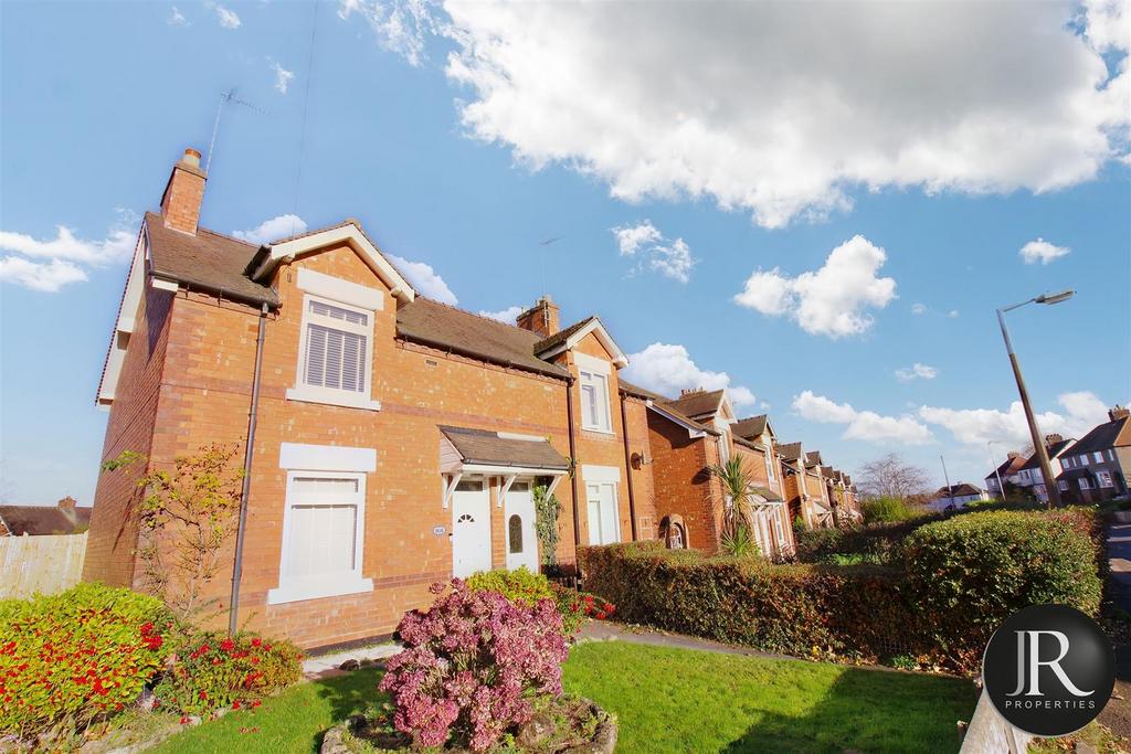 Hagley Road, Rugeley WS15 3 bed semidetached house for sale £189,950