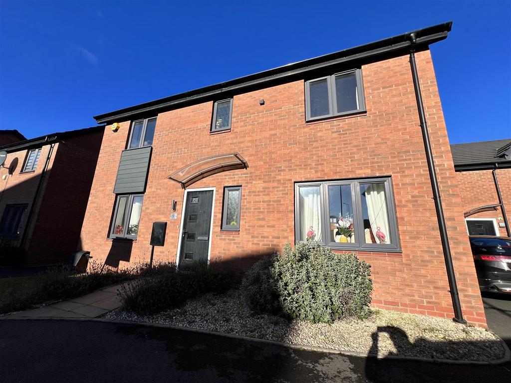 Jura Way, Smiths Wood, Birmingham 3 bed detached house for sale £300,000