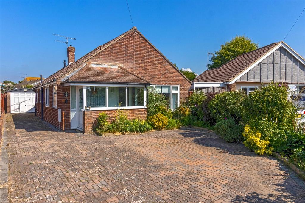 Hurley Road, Worthing 3 bed detached bungalow for sale - £475,000