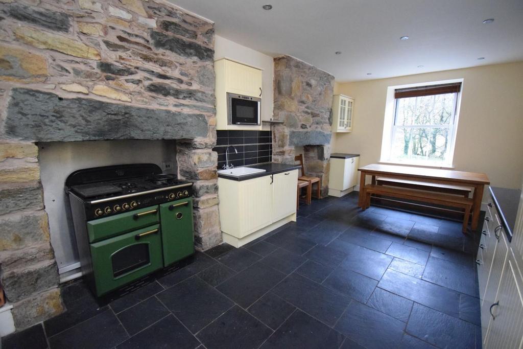 Kitchen 1.JPG