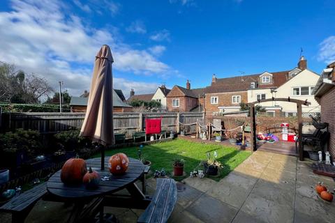 7 Coach Close, Berkeley, GL13 9EJ