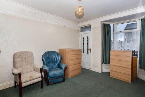 2 Birch Grove, Harrogate, HG1 4HR