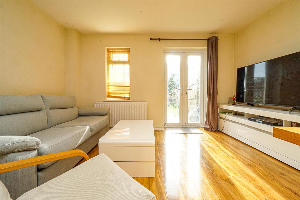 Little Ridge Avenue, St Leonardsonsea 2 bed terraced house for sale