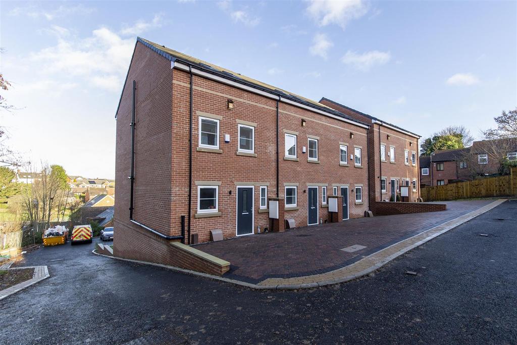 Newbold Road, Chesterfield 4 bed house for sale £285,000