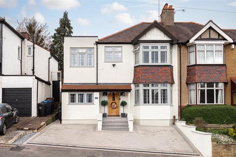 22 The Vale, Coulsdon, CR5 2AW
