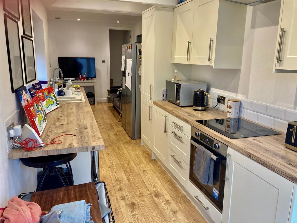 Kitchen 3.jpg