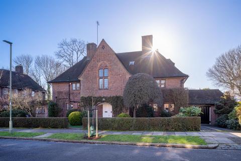 26 Southway, London, NW11 6RU