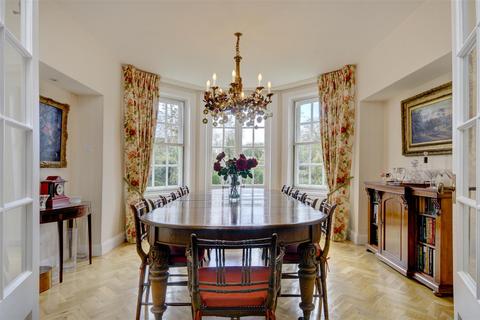 26 Southway, London, NW11 6RU