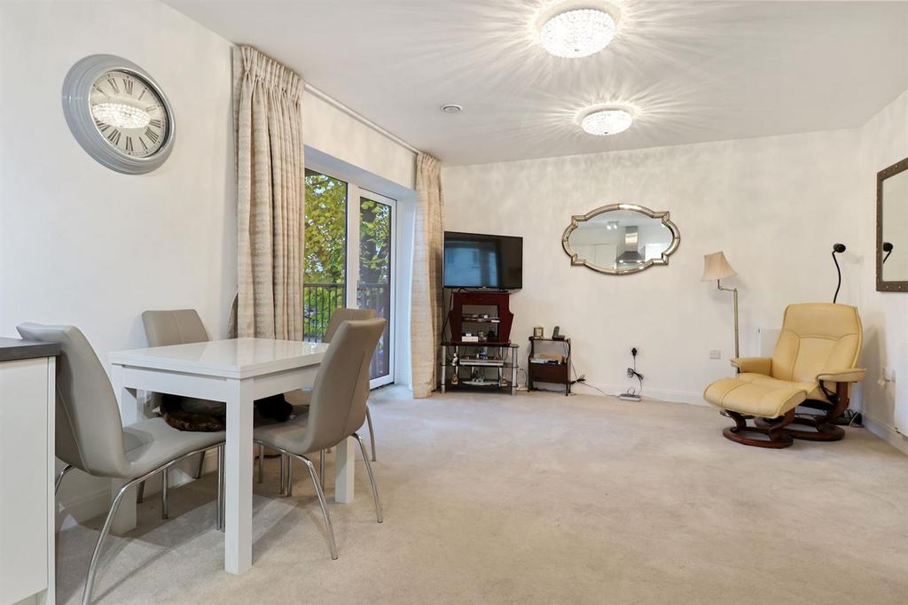 12-d86278841 am 12 Millstone House, St. Marys Lane