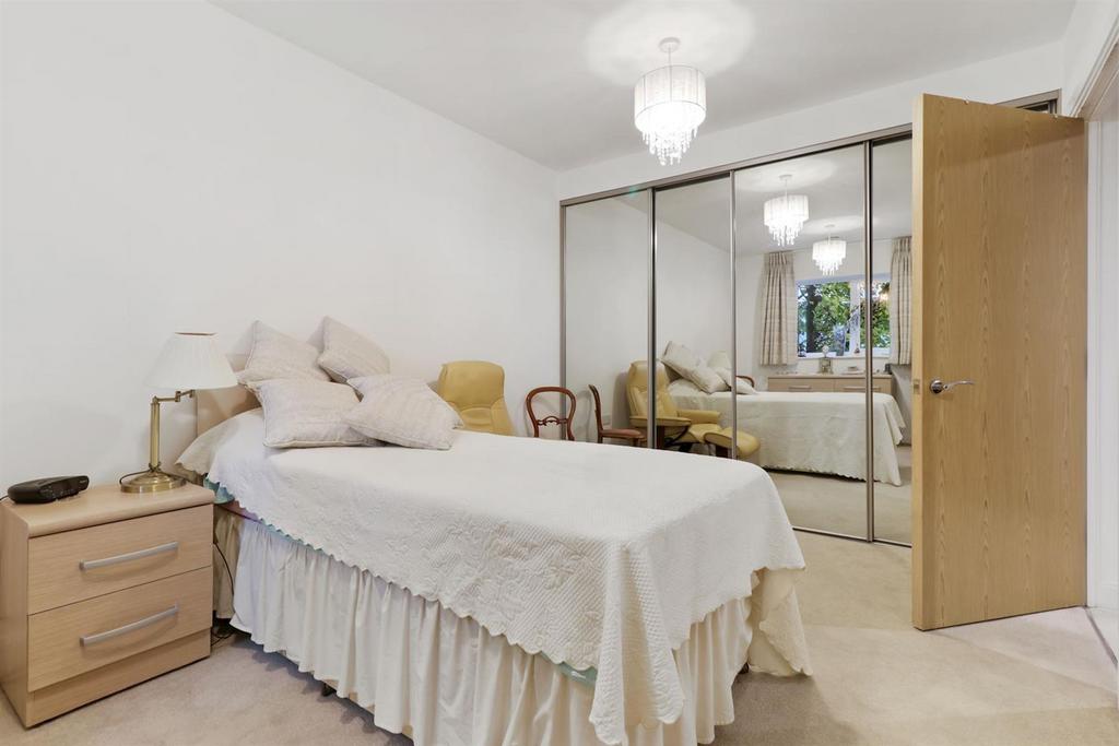 06-4bdf78841 am 12 Millstone House, St. Marys Lane