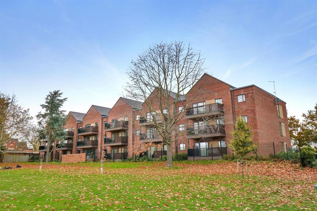 15-21c478841 am 12 Millstone House, St. Marys Lane