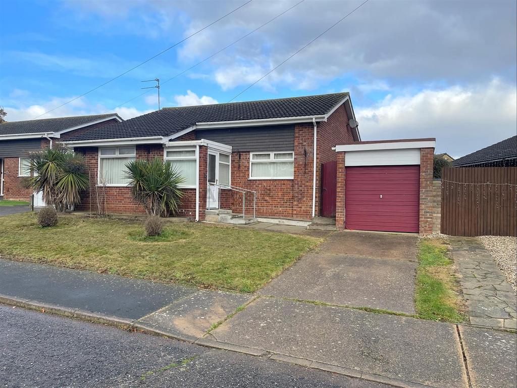 The Trossachs, Oulton, Lowestoft 3 bed detached bungalow for sale £