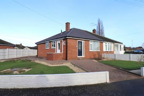 2 bedroom semi-detached bungalow for sale - Sandiway Road, Crewe