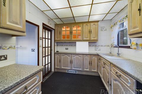 35 Abbots Green, Croydon, CR0 5BL