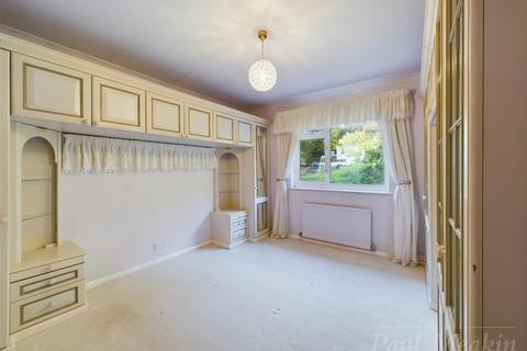 35 Abbots Green, Croydon, CR0 5BL