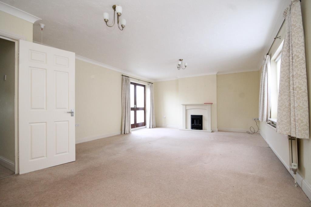 MERRYLANDS FARM, GREAT BOOKHAM, KT23 2 bed apartment for sale £345,000